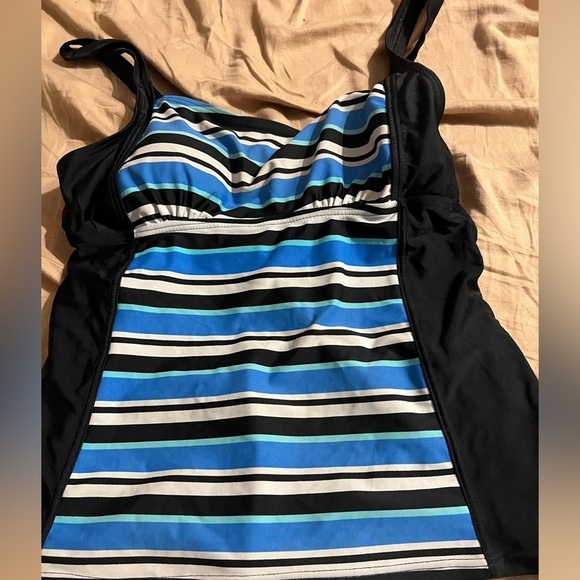 st. john’s bay tankini top - Picture 1 of 3